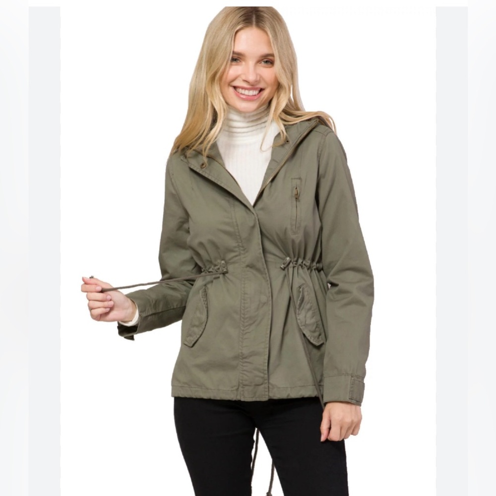 Women’s Fur lined Coat with Adjustable Waistband. Size Small. Fits true to size